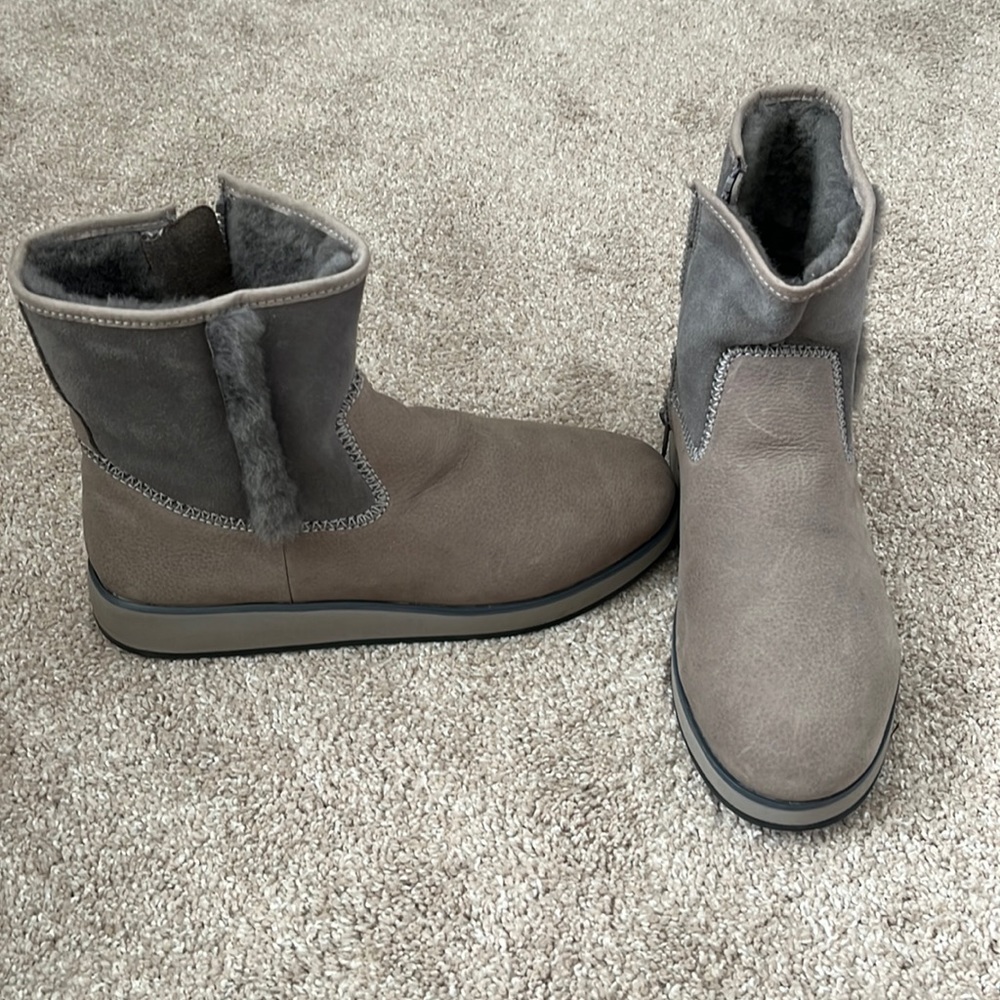 OluKai Women's Pa'ina Hulu Boots Size 9 NIB